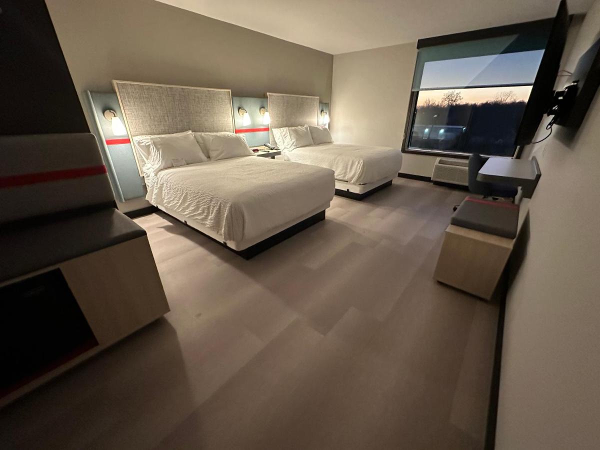 | AVID Hotels - Fort Wayne North, an IHG Hotel