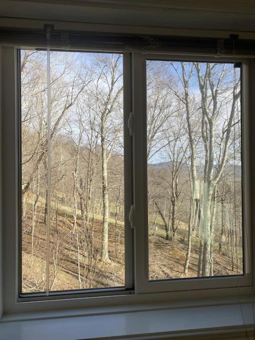 | APPresSki - 5 bed Ski in Ski out - 50 Steps to Ski Sugar Mountain Slopes
