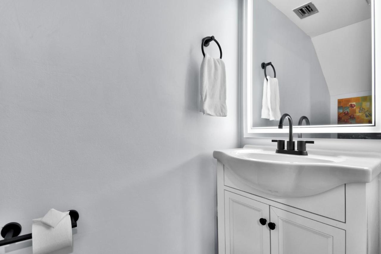 | Wilton Manors Villas - Florida Furnished Living
