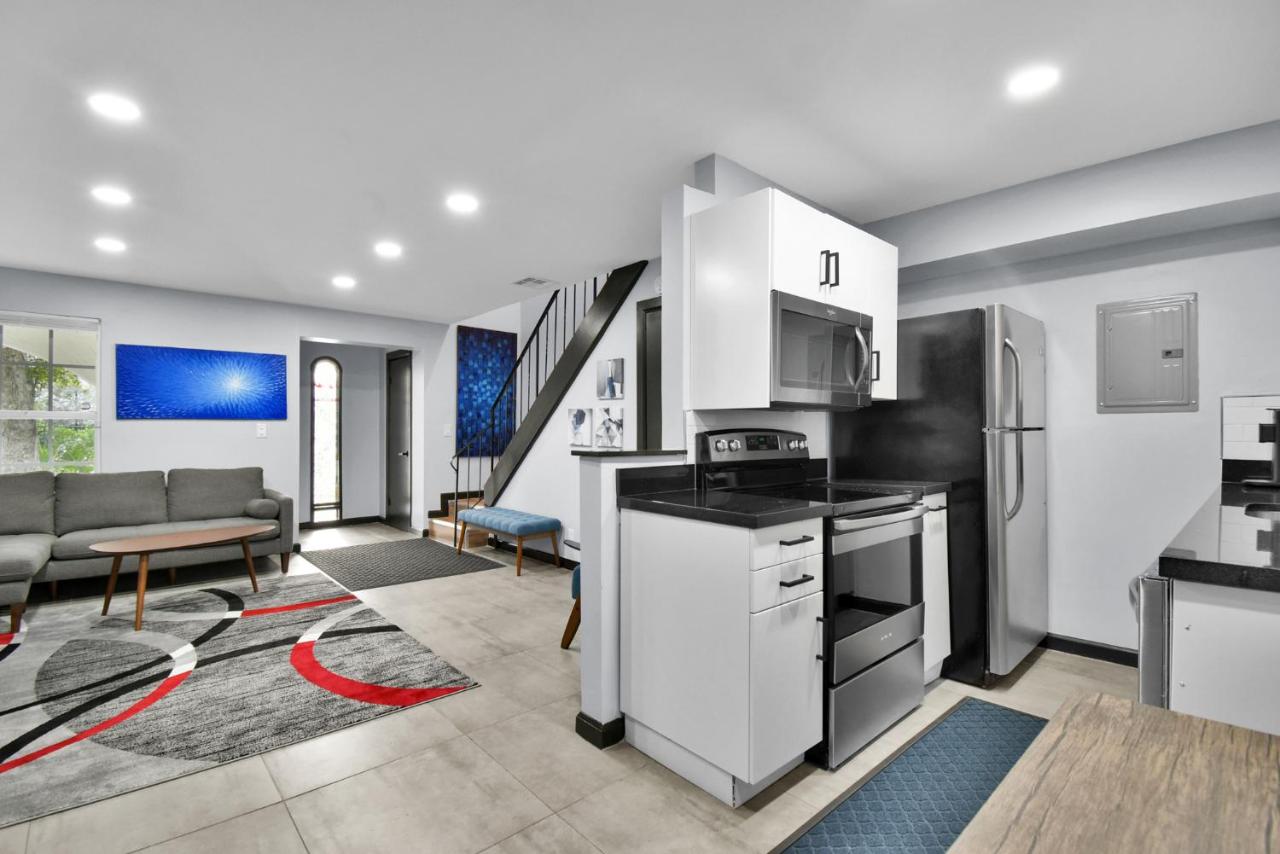 | Wilton Manors Villas - Florida Furnished Living
