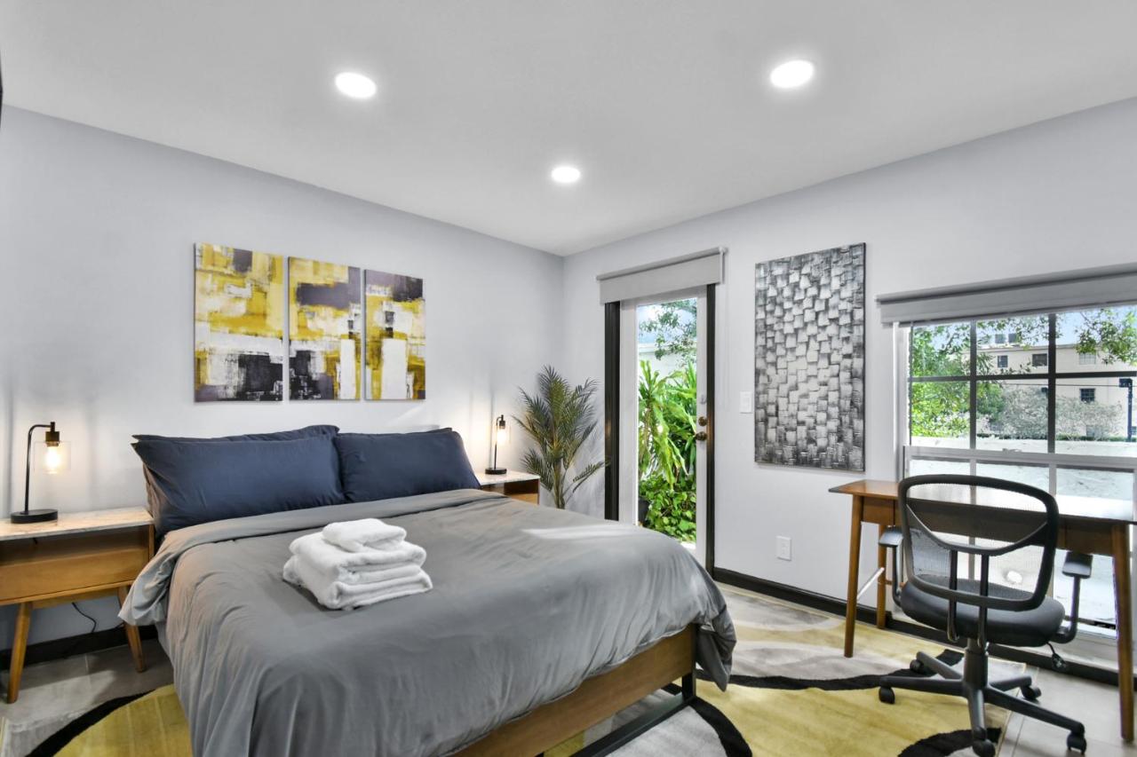 | Wilton Manors Villas - Florida Furnished Living