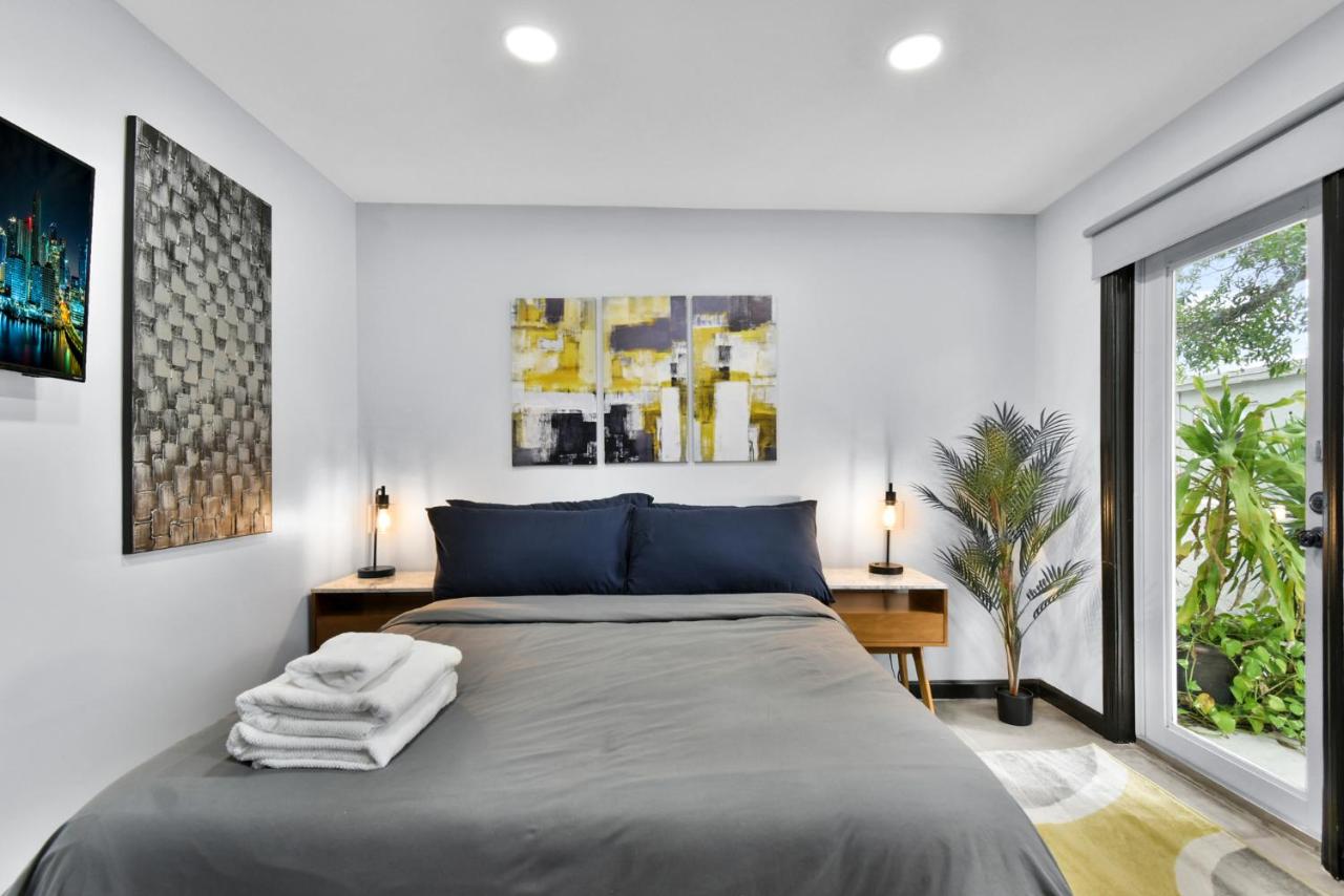 | Wilton Manors Villas - Florida Furnished Living