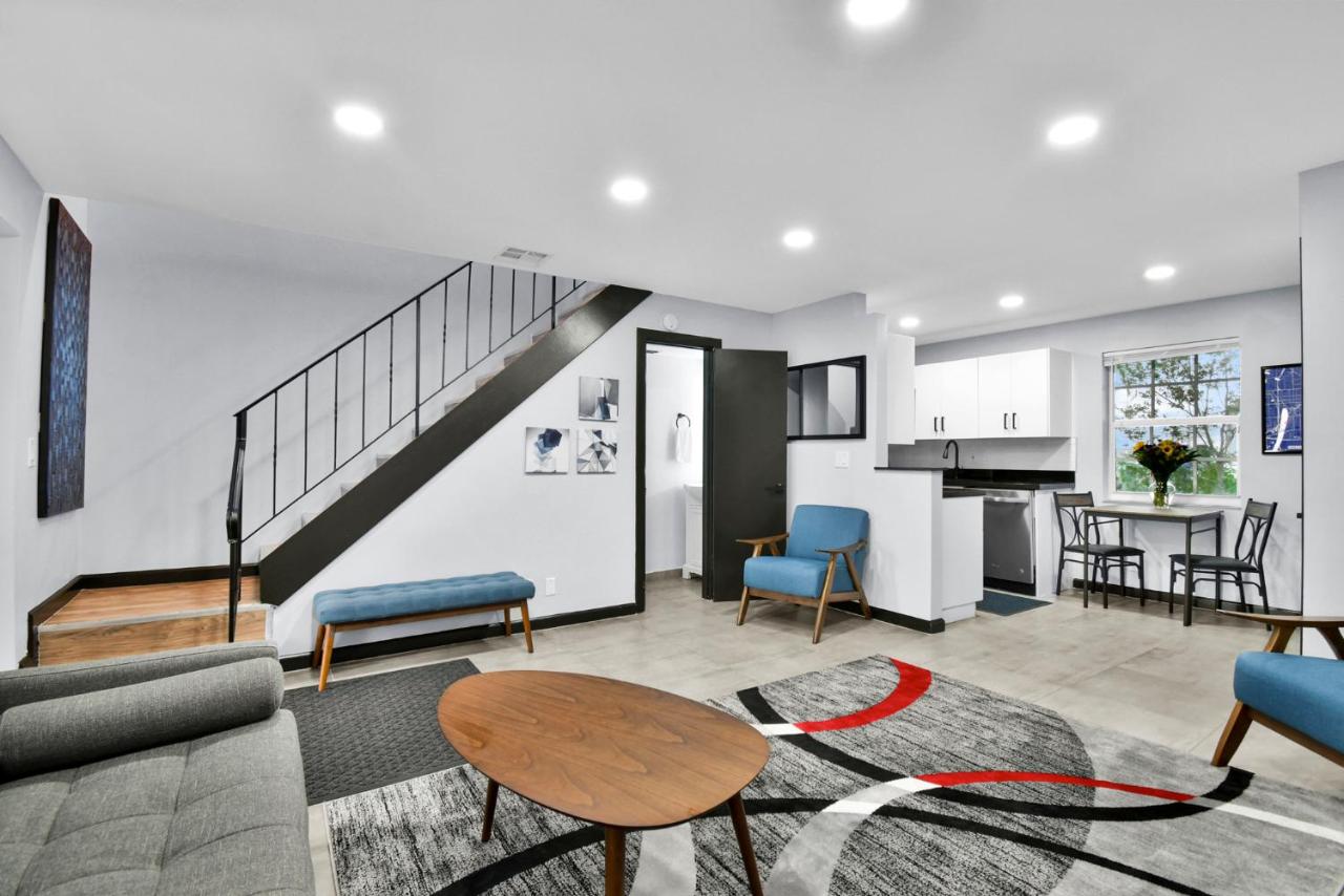 | Wilton Manors Villas - Florida Furnished Living