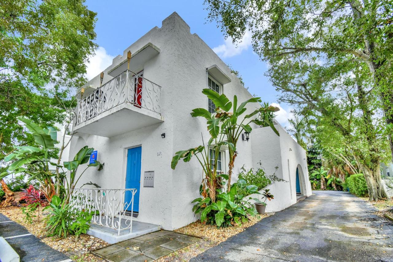 | Wilton Manors Villas - Florida Furnished Living