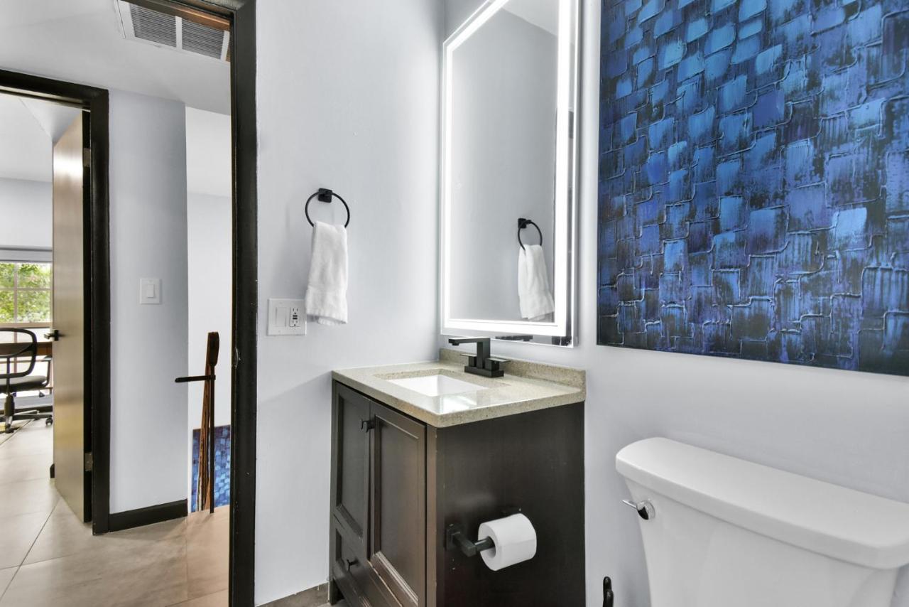 | Wilton Manors Villas - Florida Furnished Living