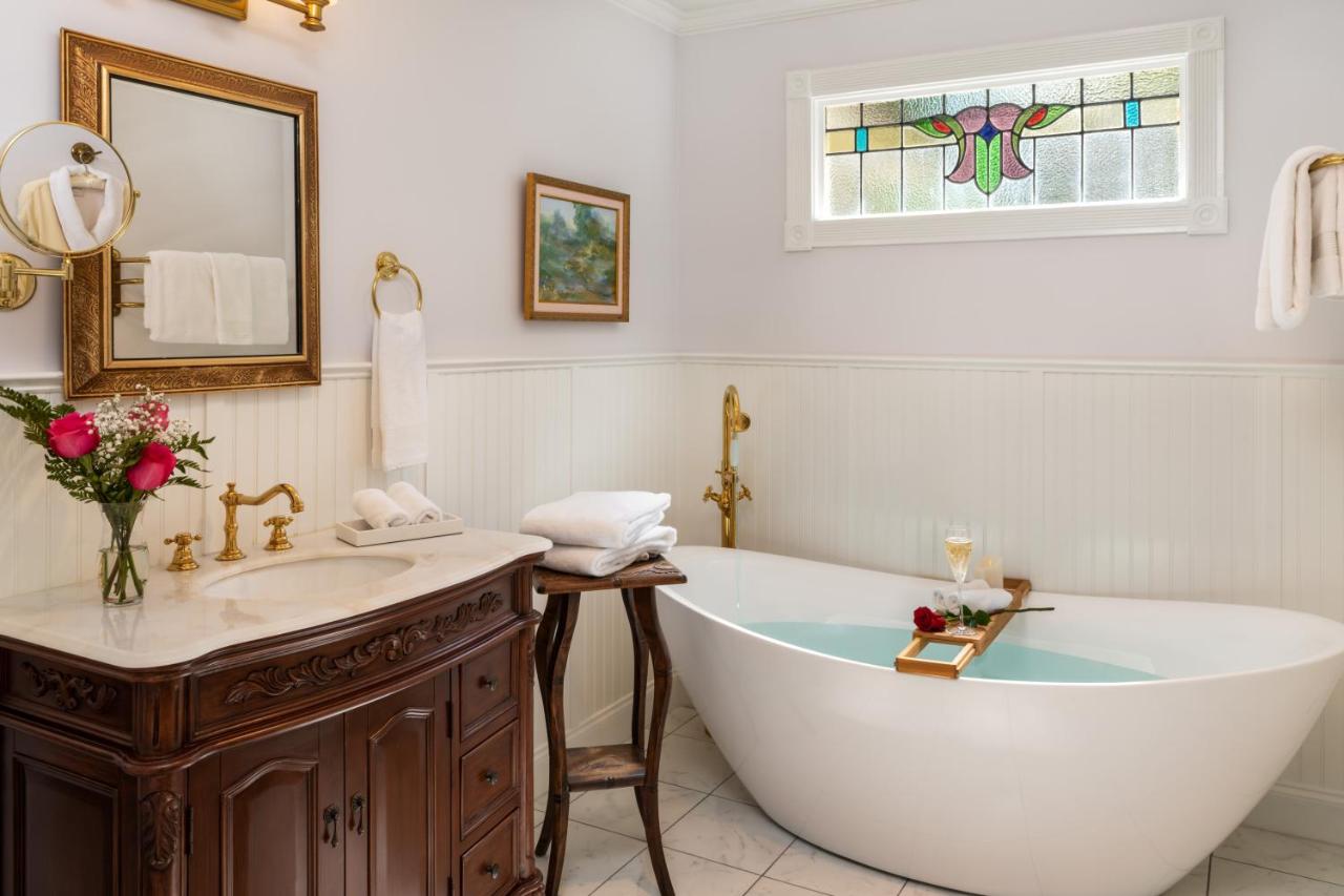  | Arsenic and Old Lace Bed & Breakfast Inn