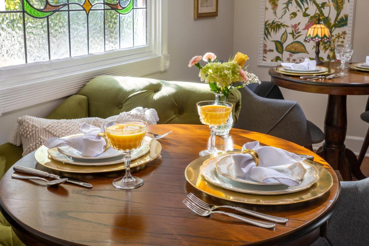 | Arsenic and Old Lace Bed & Breakfast Inn
