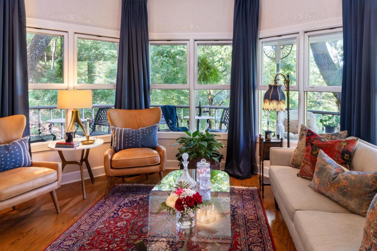 | Arsenic and Old Lace Bed & Breakfast Inn