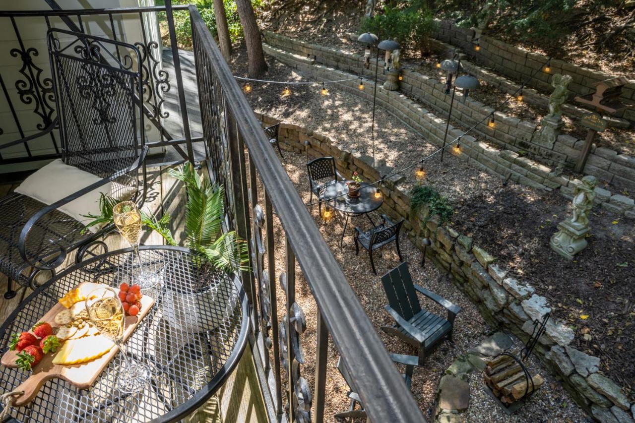 | Arsenic and Old Lace Bed & Breakfast Inn