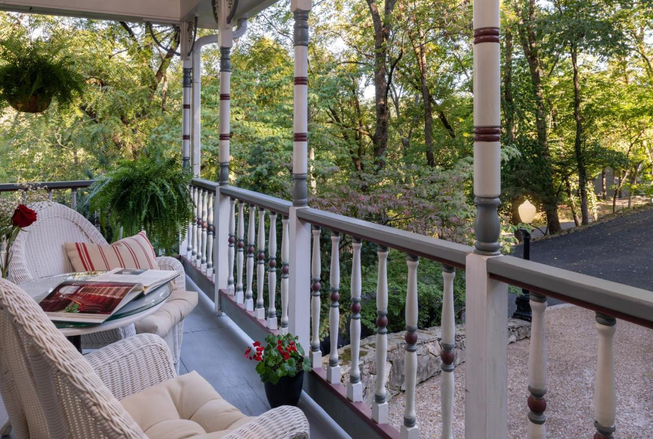 | Arsenic and Old Lace Bed & Breakfast Inn