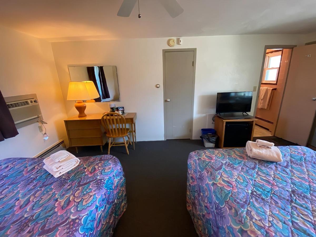 | Gale River Motel