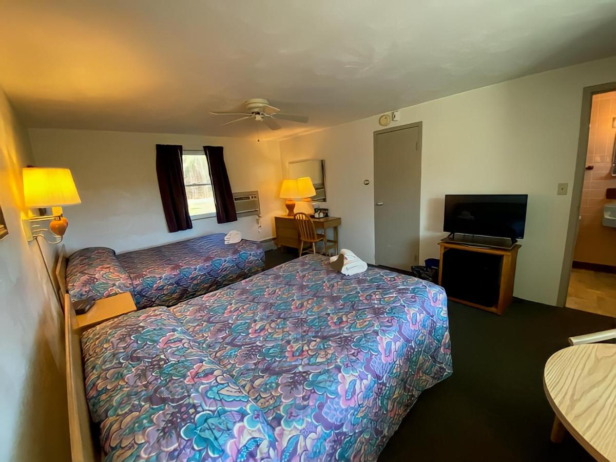 | Gale River Motel