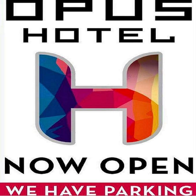  | Hotel OPUS Bronx Near Bay Plaza Mall