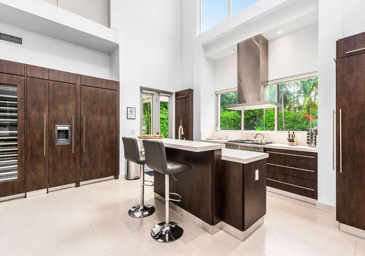  | Exotic 5 Bedroom Villa In South Miami