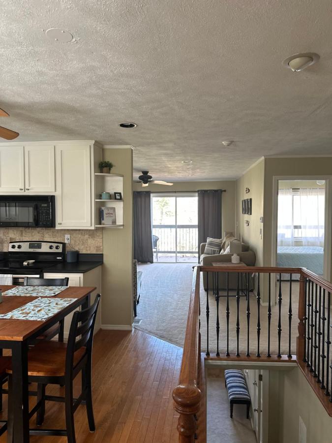 | Cozy, Lake Lanier property with amazing views