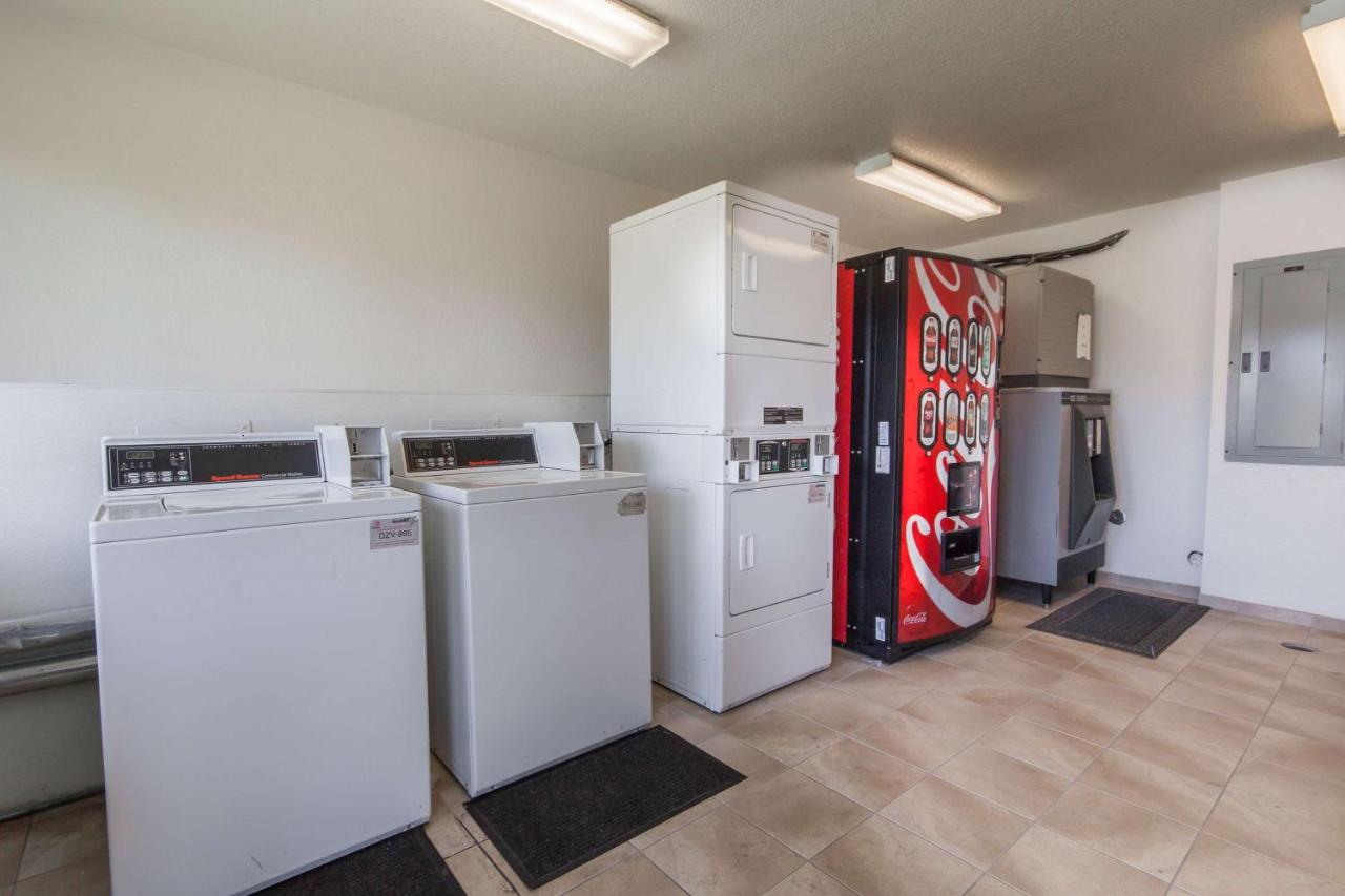 | Studio 6-El Paso, TX - East