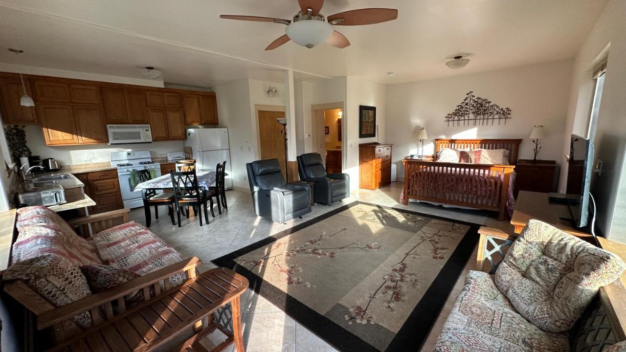 | Eagle Peak Guesthouse
