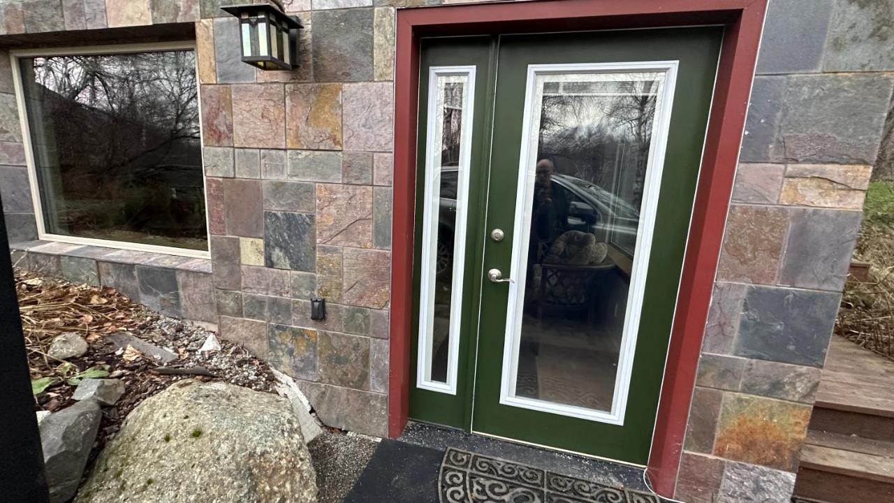 | Eagle Peak Guesthouse