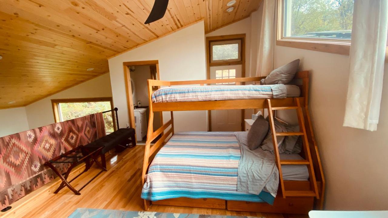 | Eagle Peak Guesthouse