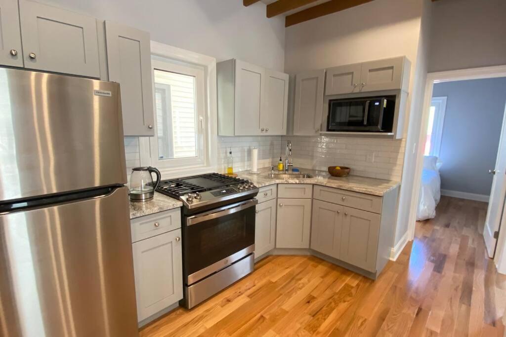 | Luxury 3-Bedroom Villa in Brooklyn with Parking