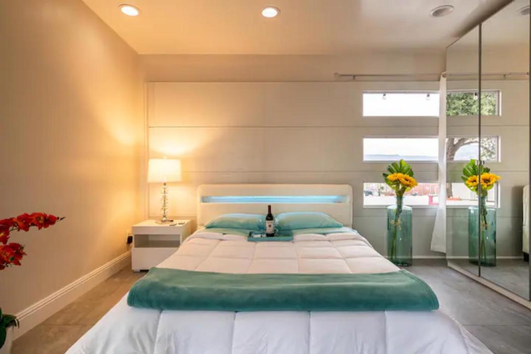 | MAGIC VILLAS Oro y Azul on Sunset Deck