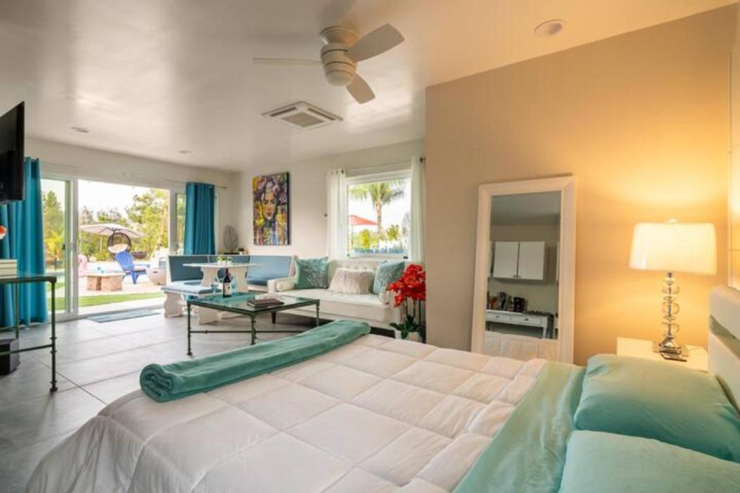 | MAGIC VILLAS Oro y Azul on Sunset Deck