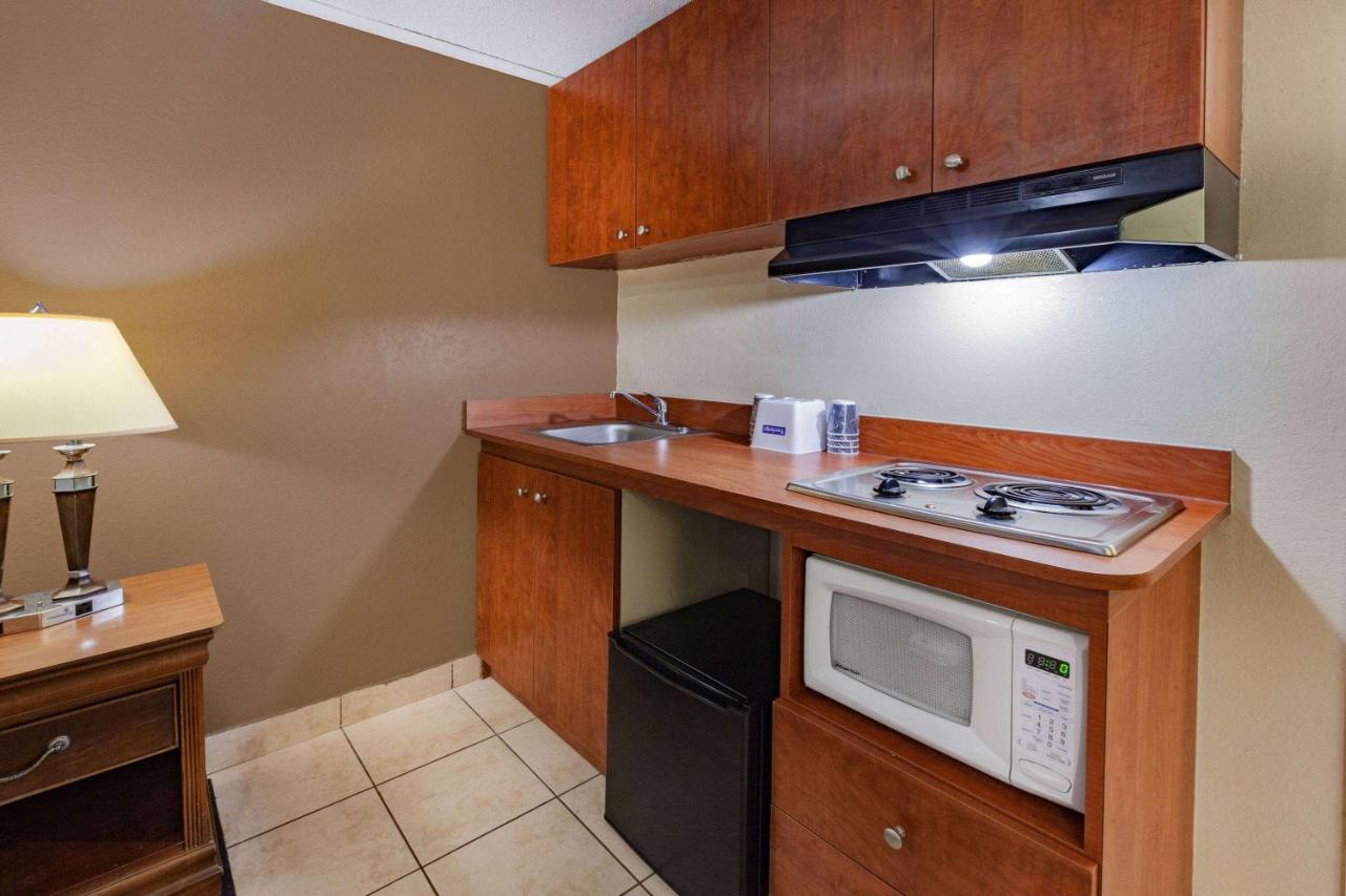 Deluxe Efficiency King Room - Non-Smoking at Travelodge by Wyndham Monroe