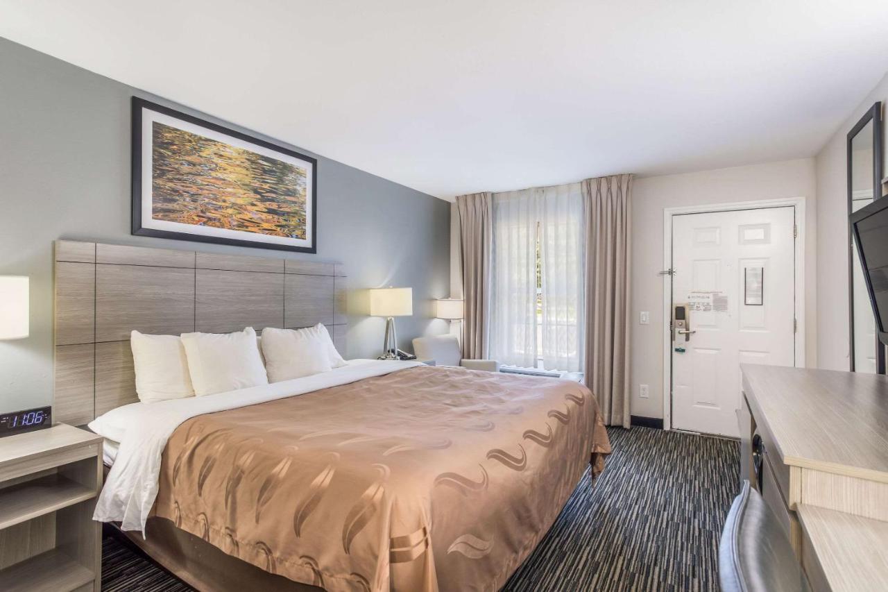 | Quality Inn Gallatin-Nashville Metro
