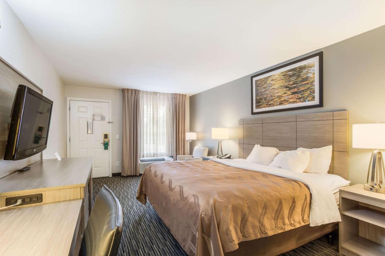 | Quality Inn Gallatin-Nashville Metro