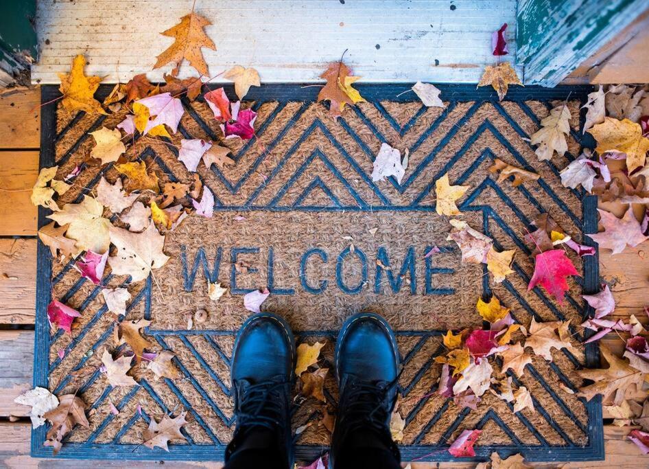 | Fall Getaway Resort-3 KING suites, Dog-Friendly