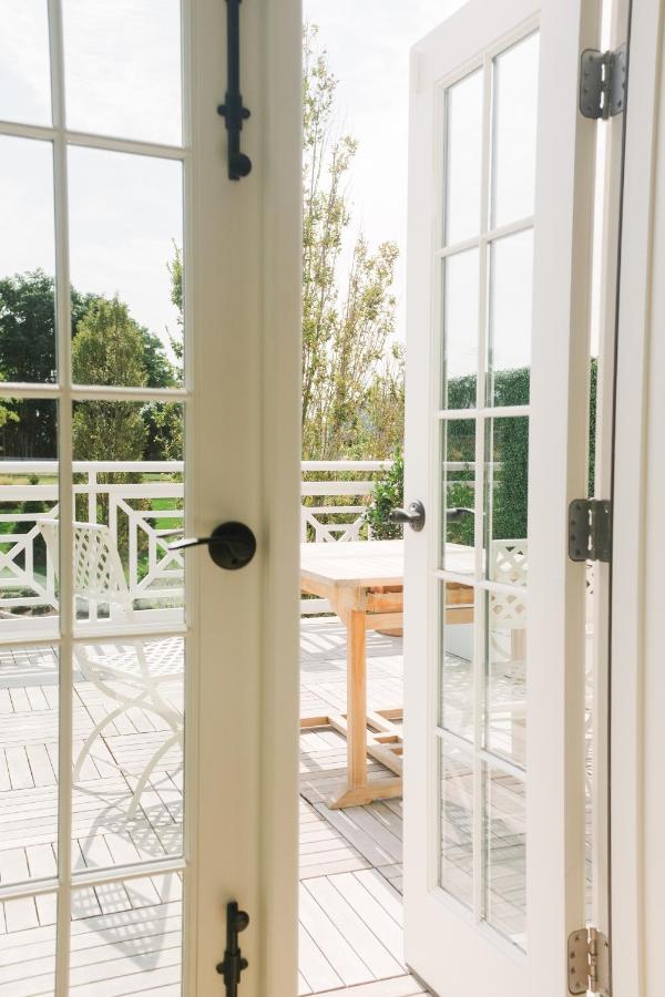 | Canoe Place Inn & Cottages