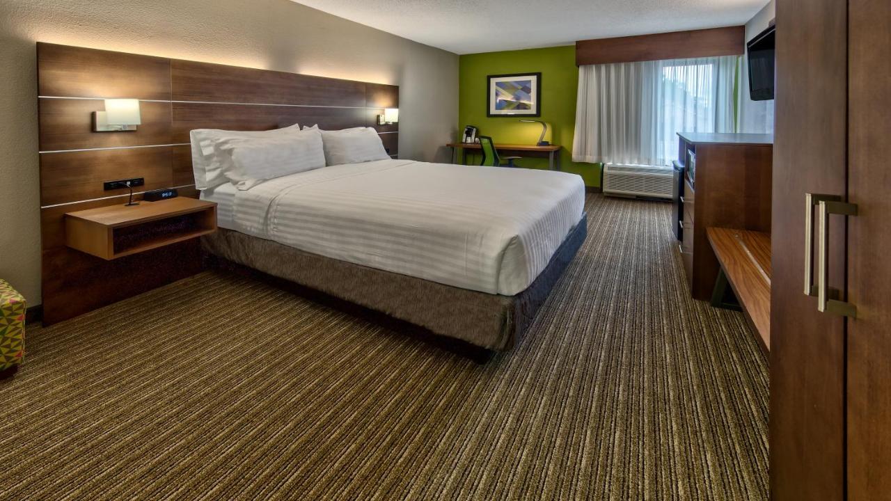 Double Room - Non-Smoking at Holiday Inn Express Memphis Medical Center Midtown by IHG