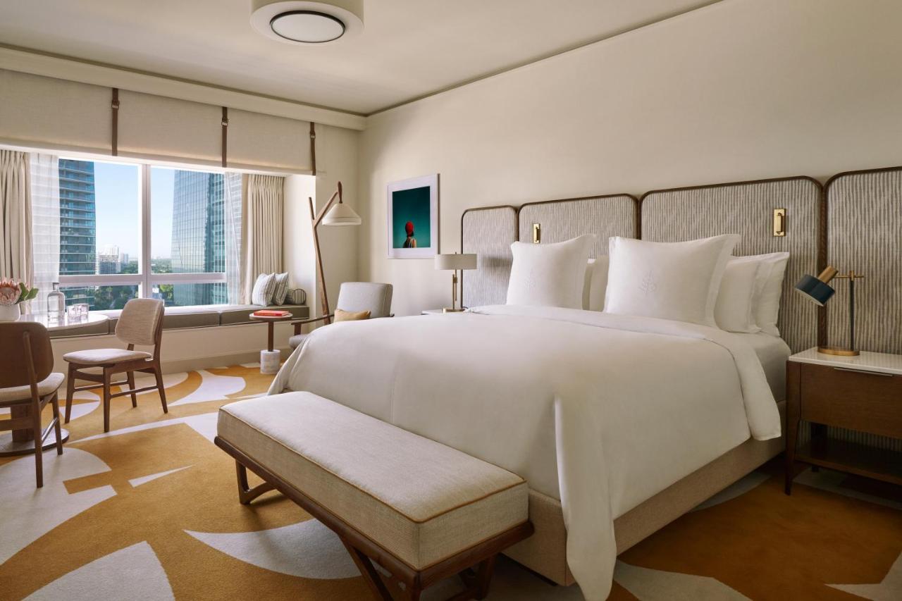 Deluxe King Room with City View at Four Seasons Hotel Miami