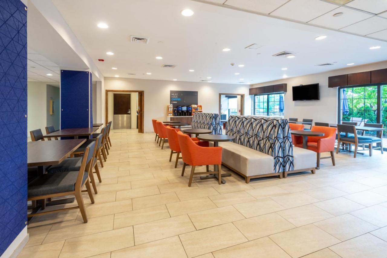 | Holiday Inn Express Philadelphia NE-Bensalem, an IHG Hotel