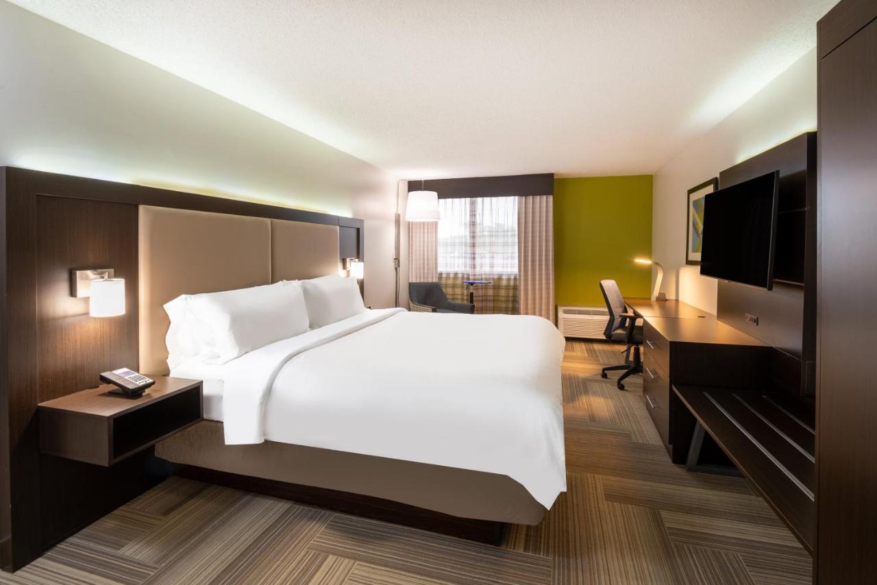 | Holiday Inn Express Philadelphia NE-Bensalem, an IHG Hotel