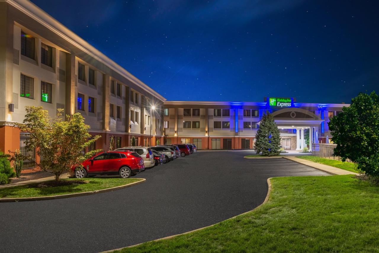 | Holiday Inn Express Philadelphia NE-Bensalem, an IHG Hotel