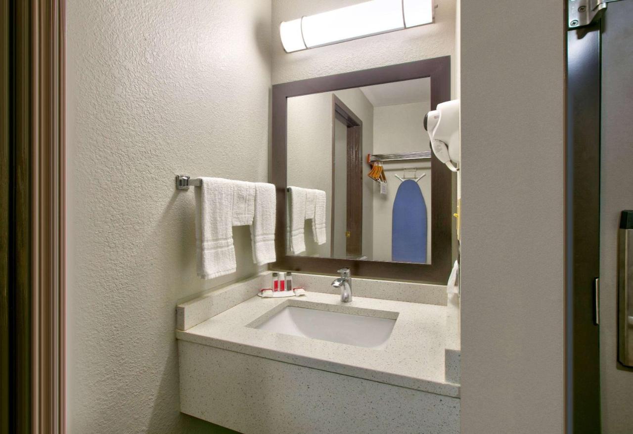 | Days Inn by Wyndham Tunica Resorts