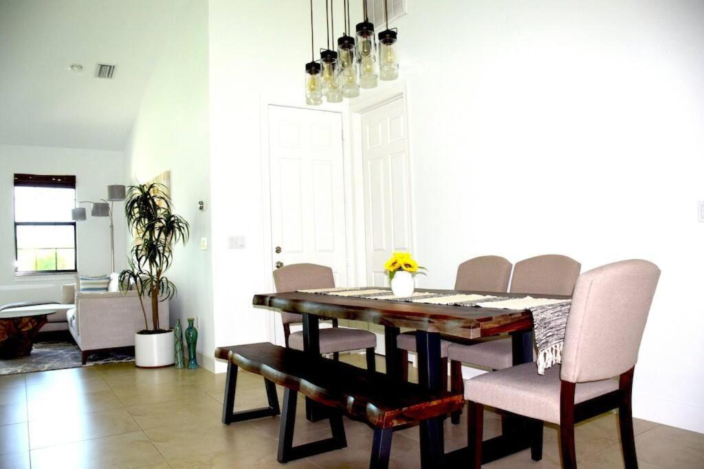  | Beautiful and relaxing villa near the Beach!