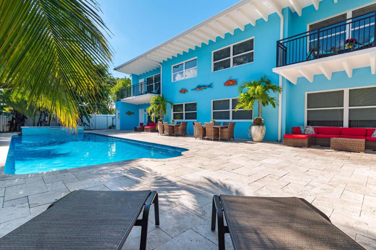 | BlueWater Cove Boutique Resort
