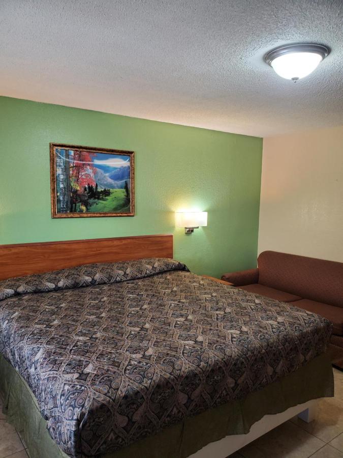 | Budget Inn