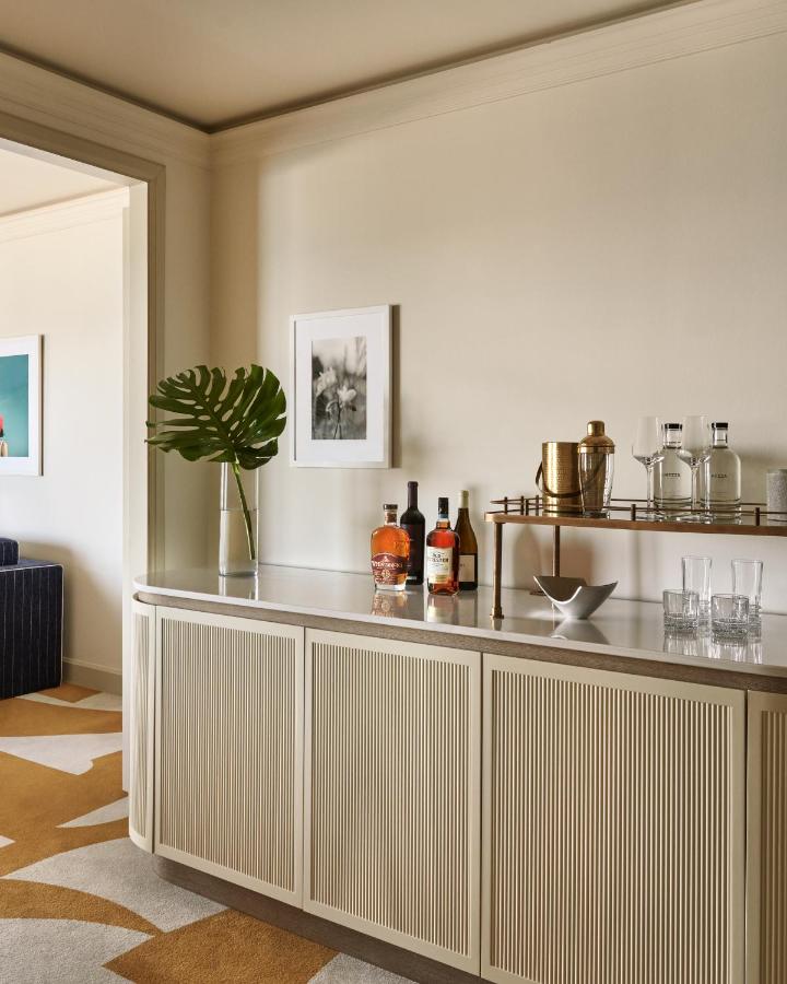 | Four Seasons Hotel Miami