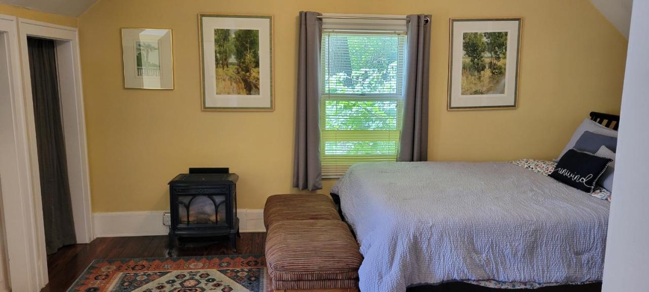 | Art and Lodging