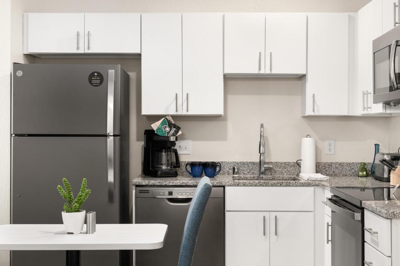 One-Bedroom Queen Suite at WaterWalk Minneapolis - Plymouth