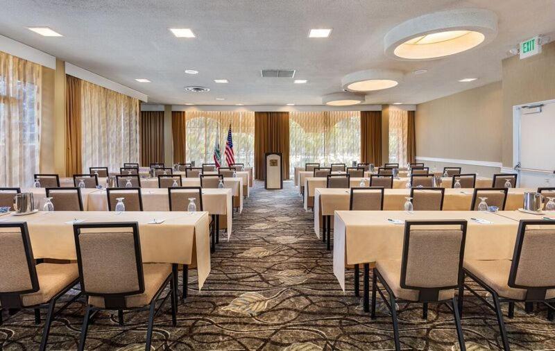 | Handlery Hotel San Diego