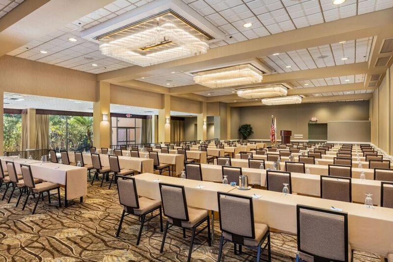 | Handlery Hotel San Diego