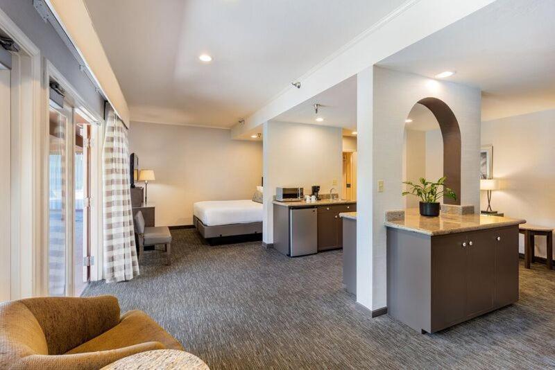 | Handlery Hotel San Diego
