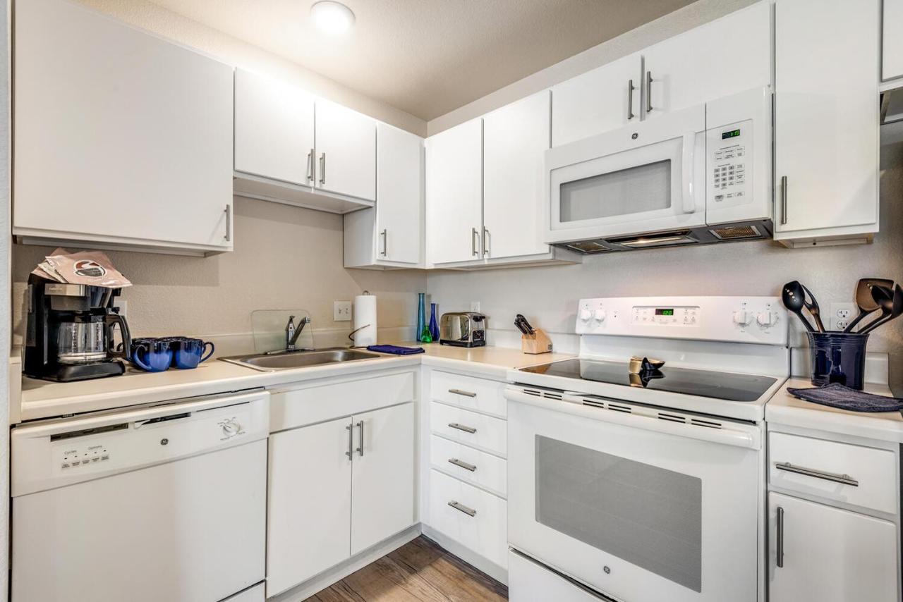One-Bedroom Suite at Parks Residential Denver