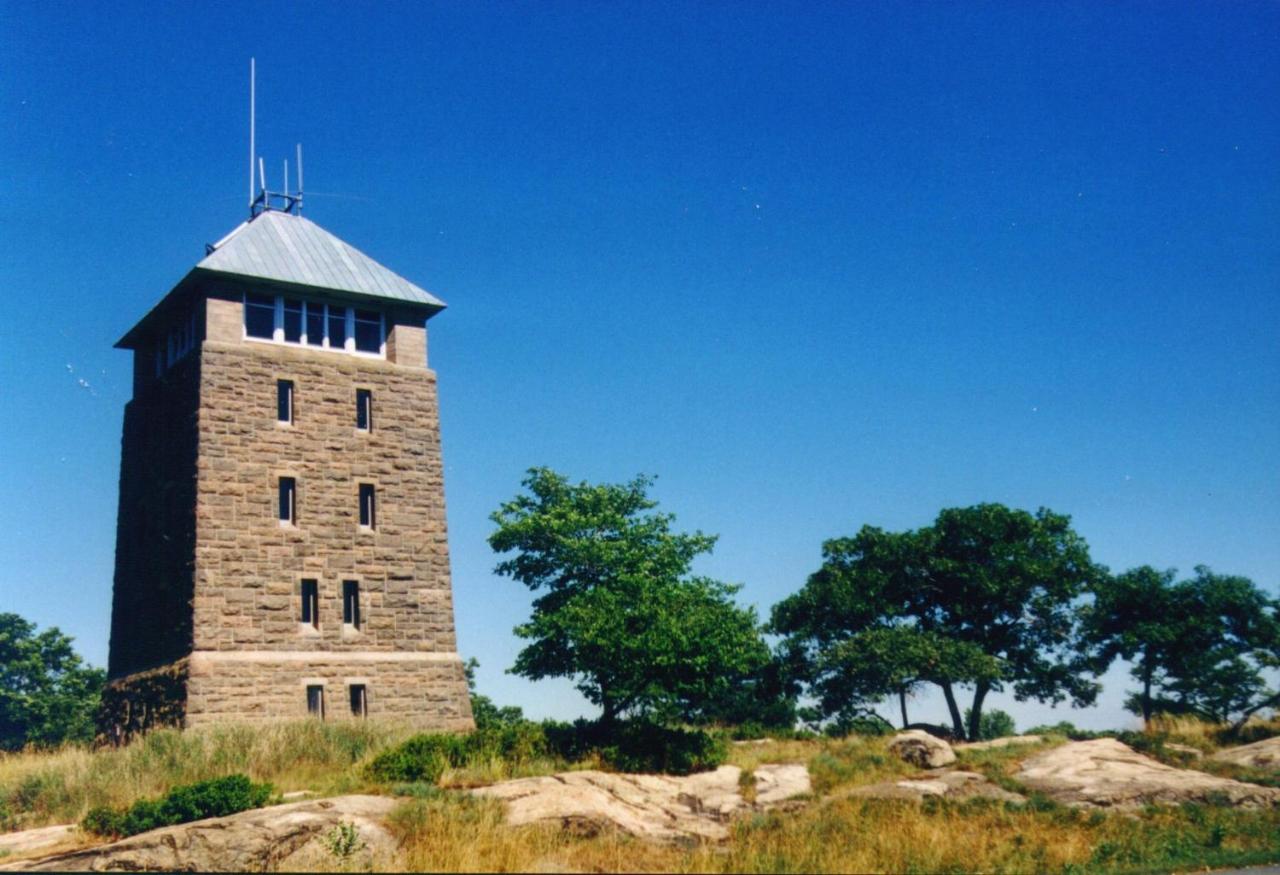 | Overlook Lodge and Stone Cottages at Bear Mountain