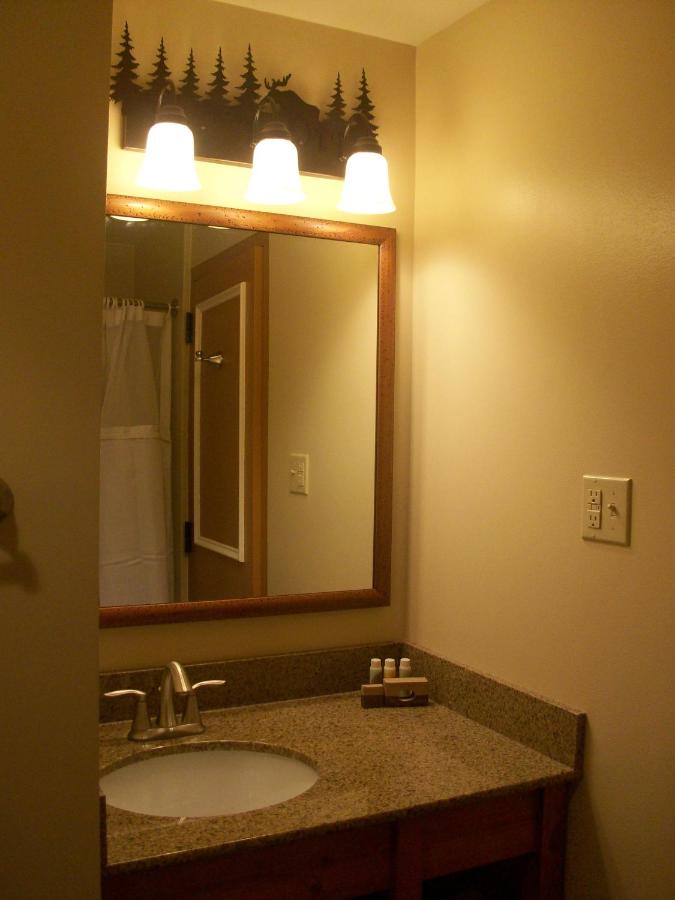 | Overlook Lodge and Stone Cottages at Bear Mountain