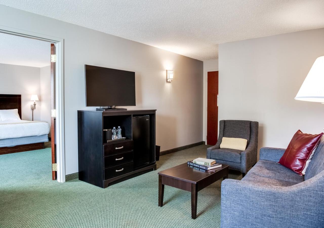 | Hotel One75